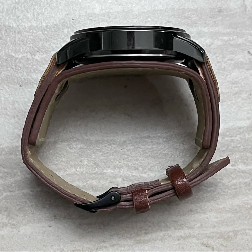 Mens Wristwatch - Picture 14 of 15